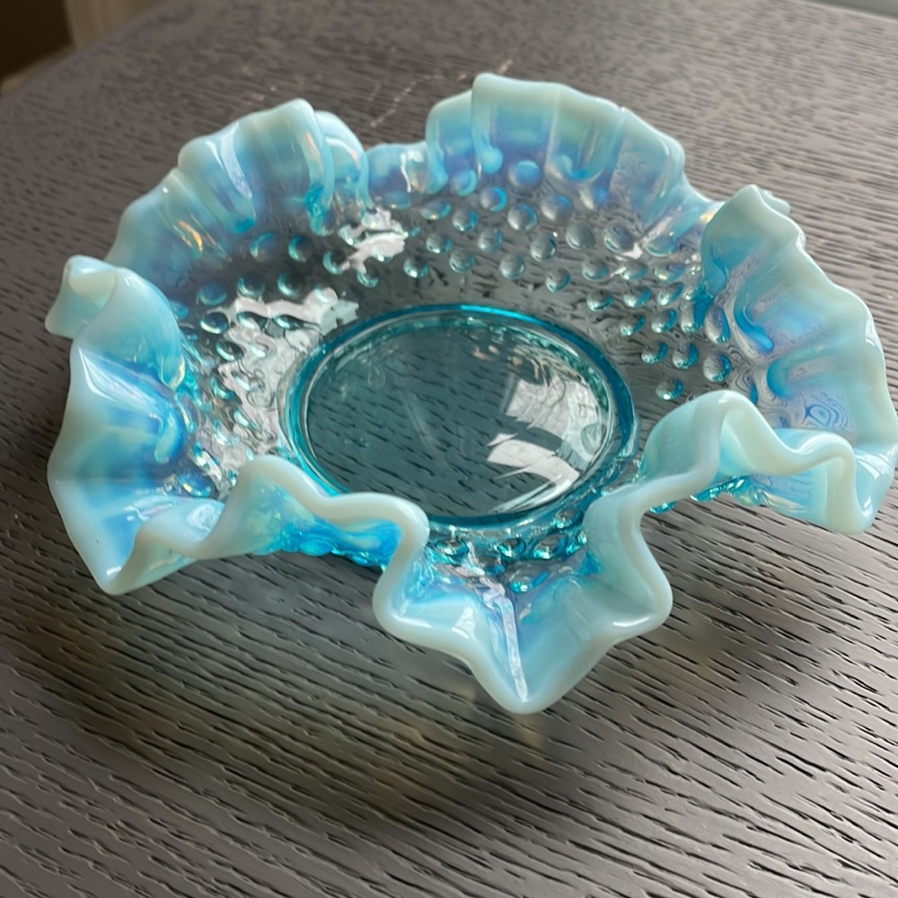 Vintage Fenton Hobnail Aqua Blue Ruffled Glass Bowl - Picture 3 of 3